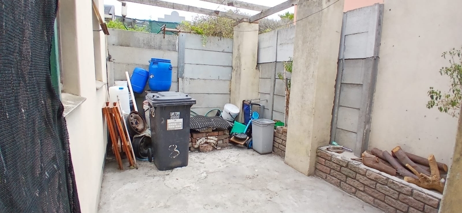 3 Bedroom Property for Sale in Strandfontein Village Western Cape